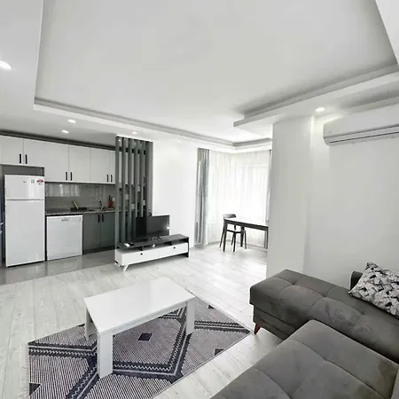 Sunny Escape, Just 400m From The Apartment Antalya